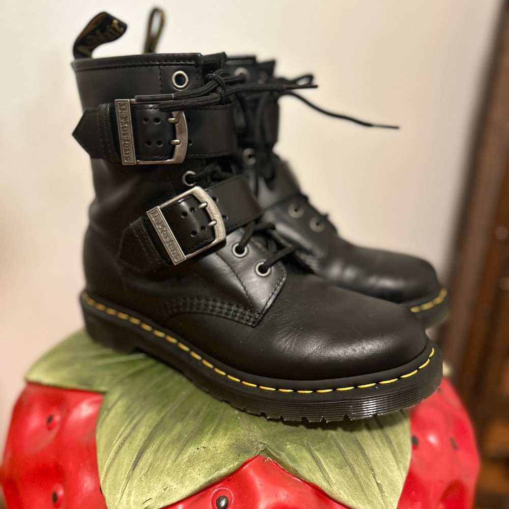Dr Martens 1460 Double Strap Zip Boot (size 8)